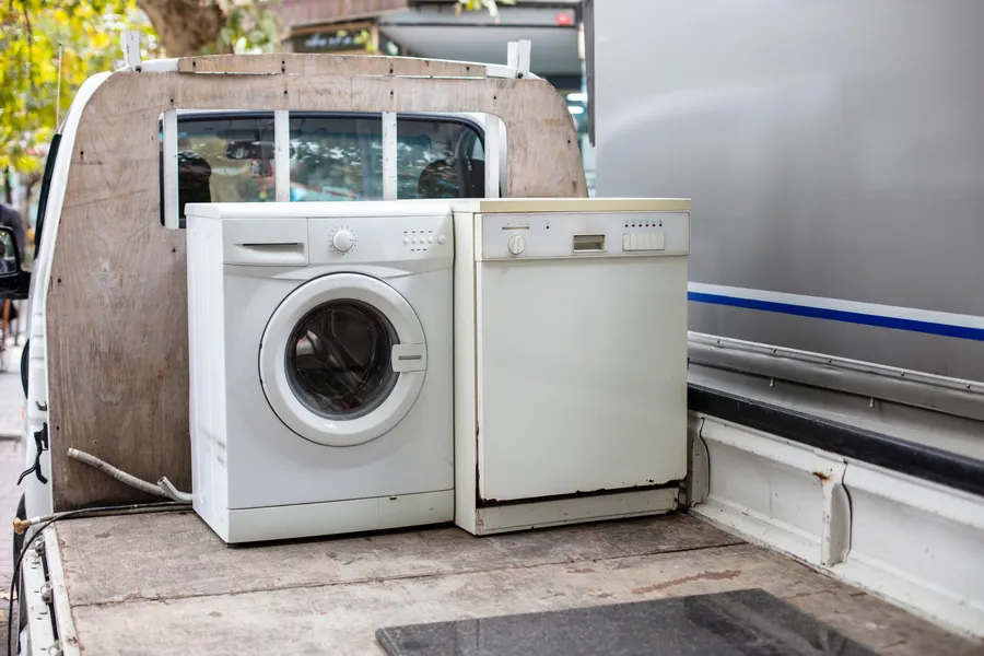 How To Safely Remove Old Appliances From Your Home Des Moines, IA How To Safely Remove Old Appliances From Your Home Des Moines, IA